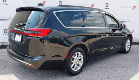 2022 Chrysler Pacifica Touring L