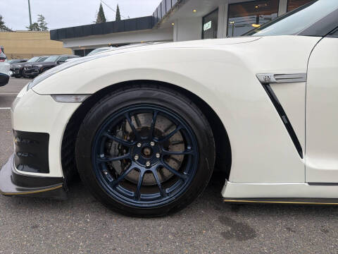 2013 Nissan GT-R Premium