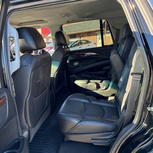 2018 Cadillac Escalade Luxury