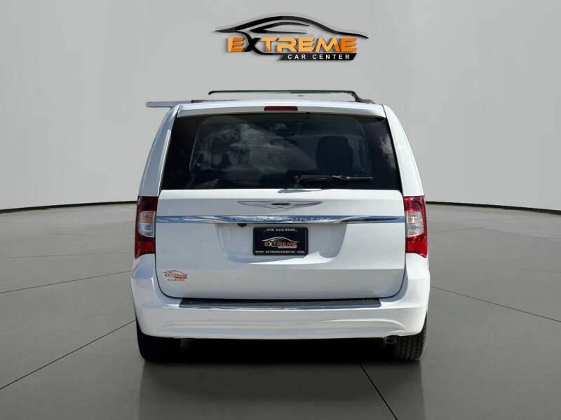 2015 Chrysler Town and Country Touring