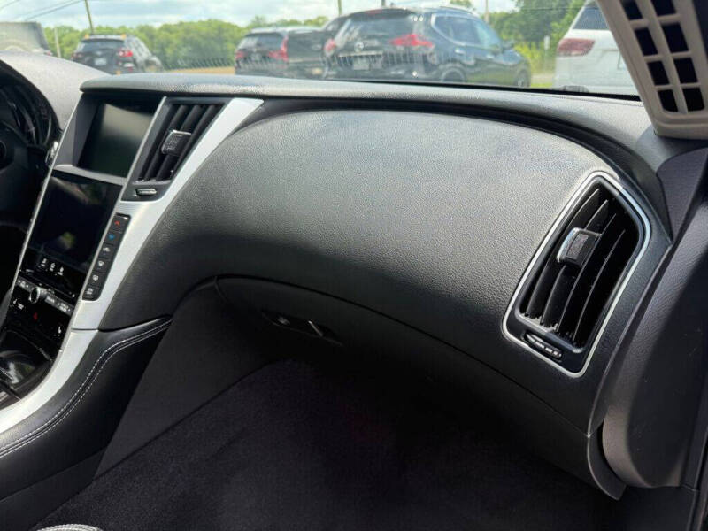 2022 Infiniti Q50 Luxe