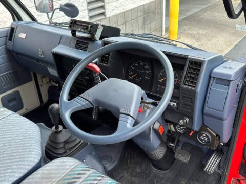 1990 Isuzu Elf