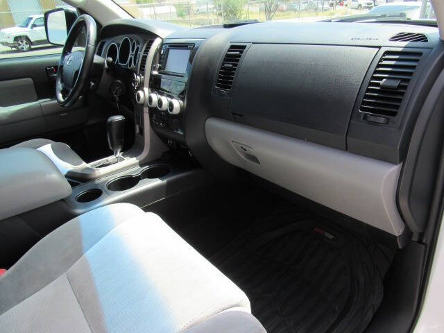 2013 Toyota Sequoia SR5