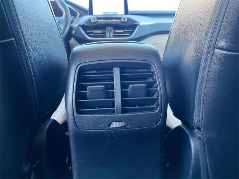 2022 Ford Escape Titanium