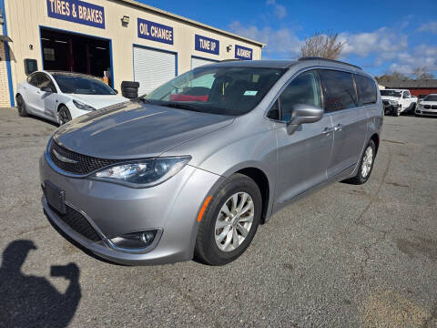 2017 Chrysler Pacifica Touring-L