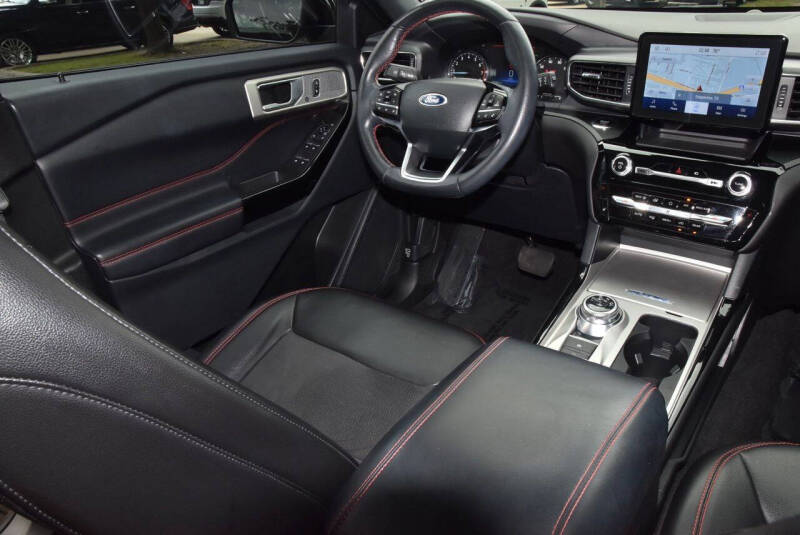 2023 Ford Explorer ST-Line