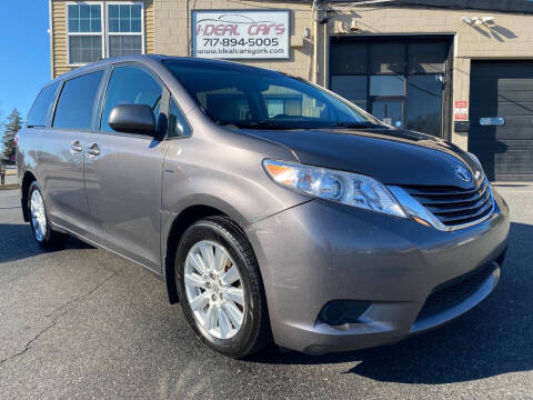 2017 Toyota Sienna LE 7-Passenger