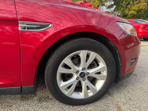 2010 Ford Taurus SEL