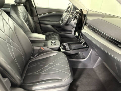 2022 Ford Mustang Mach-E California Route 1