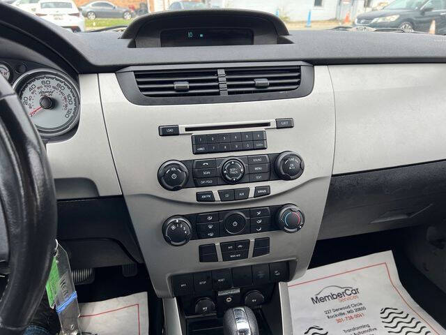 2009 Ford Focus SES