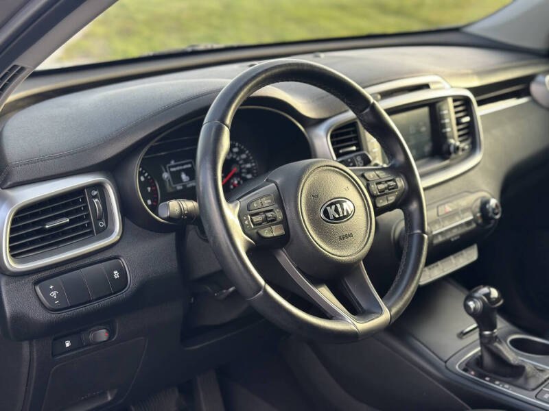 2017 Kia Sorento LX