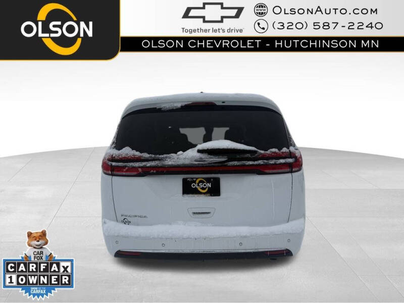 2024 Chrysler Pacifica Touring L