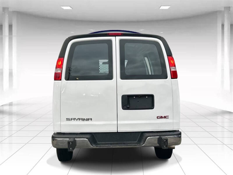 2023 GMC Savana 2500