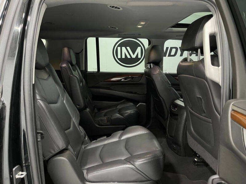 2018 Cadillac Escalade ESV Luxury