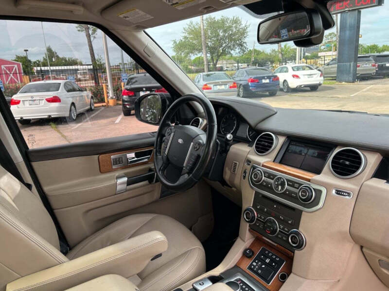 2016 Land Rover LR4 HSE LUX