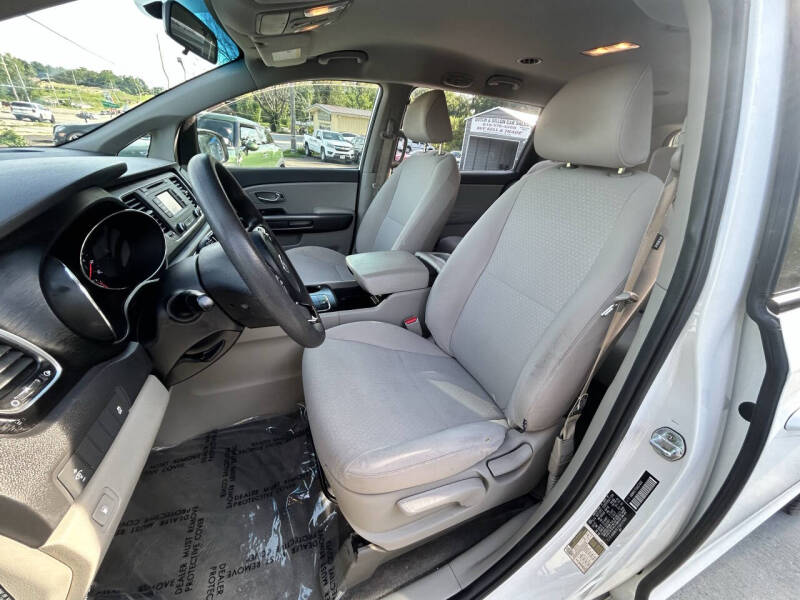 2016 Kia Sedona L