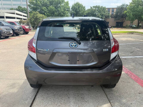 2015 Toyota Prius c One