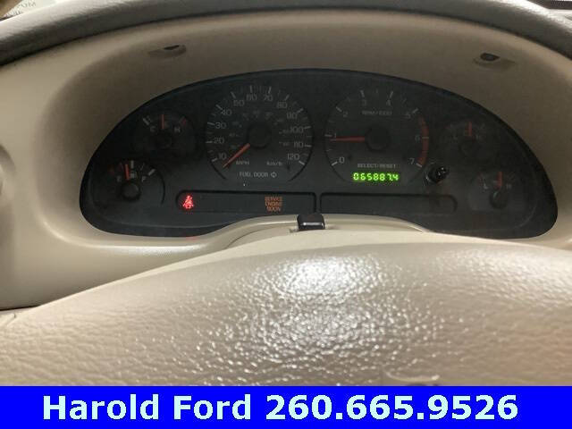 2004 Ford Mustang Deluxe