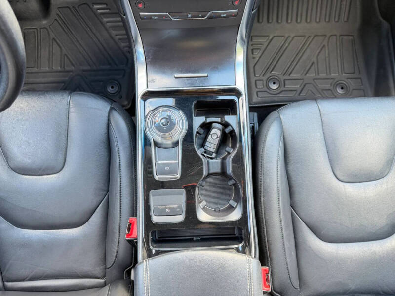 2019 Ford Edge Titanium
