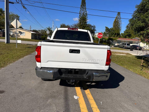 2018 Toyota Tundra SR5