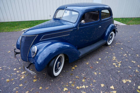 1937 Ford Deluxe