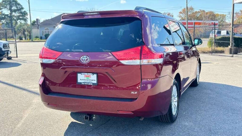 2012 Toyota Sienna XLE 8-Passenger