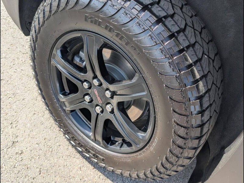 2023 GMC Acadia AT4