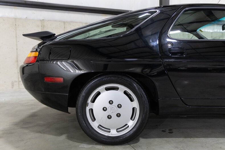 1987 Porsche 928 S4