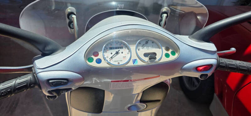 2005 Vespa ET4