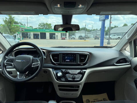 2020 Chrysler Voyager LX