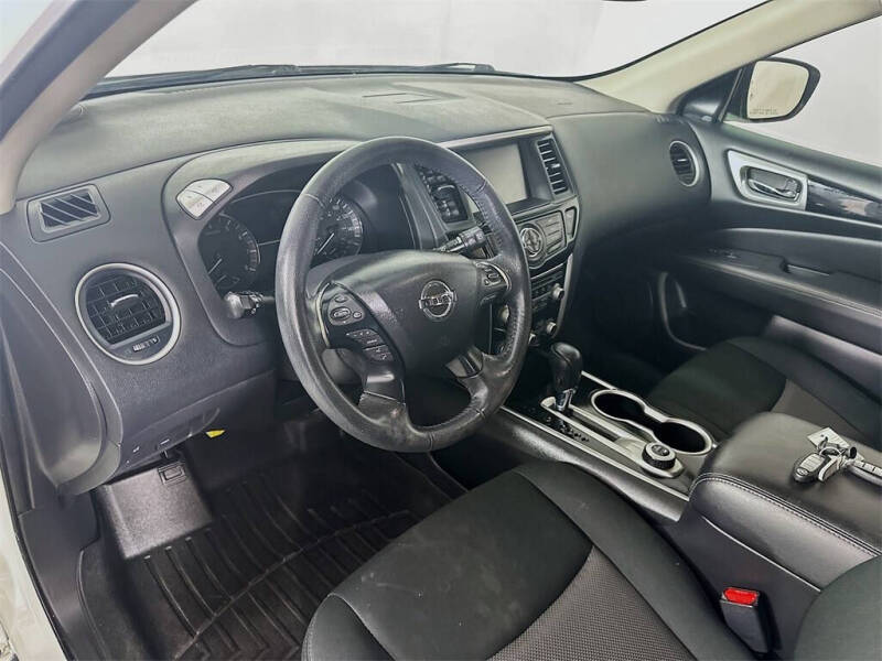 2020 Nissan Pathfinder SV