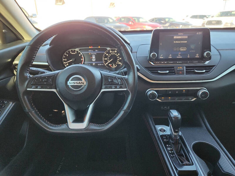 2022 Nissan Altima 2.5 SR