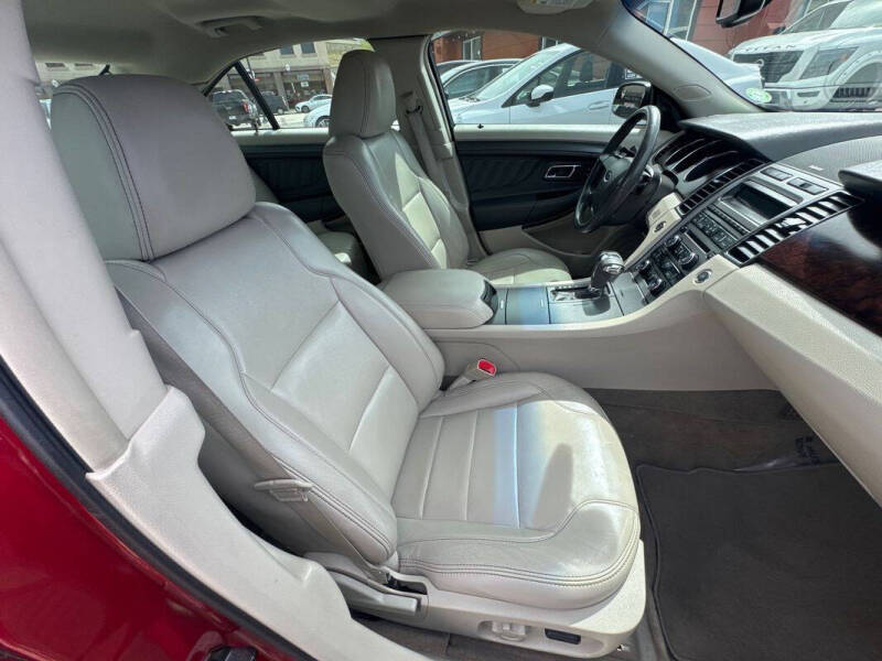 2012 Ford Taurus SEL