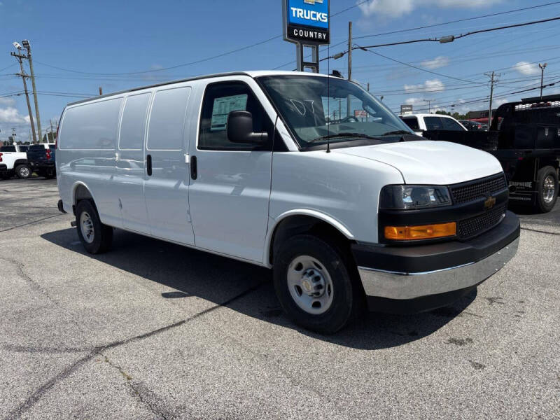 2025 Chevrolet Express 3500