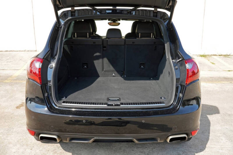 2014 Porsche Cayenne Platinum