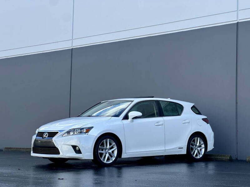 2014 Lexus CT Base's photo