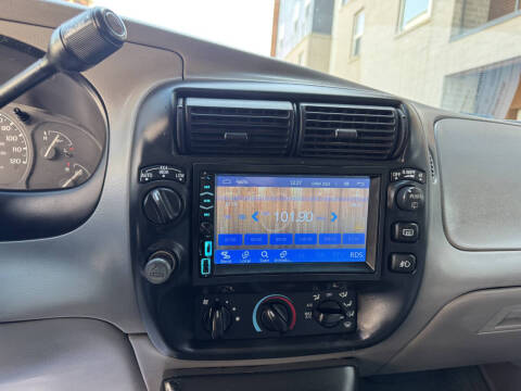 2000 Ford Explorer XLS
