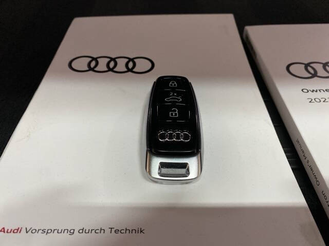 2023 Audi e-tron quattro Premium Plus