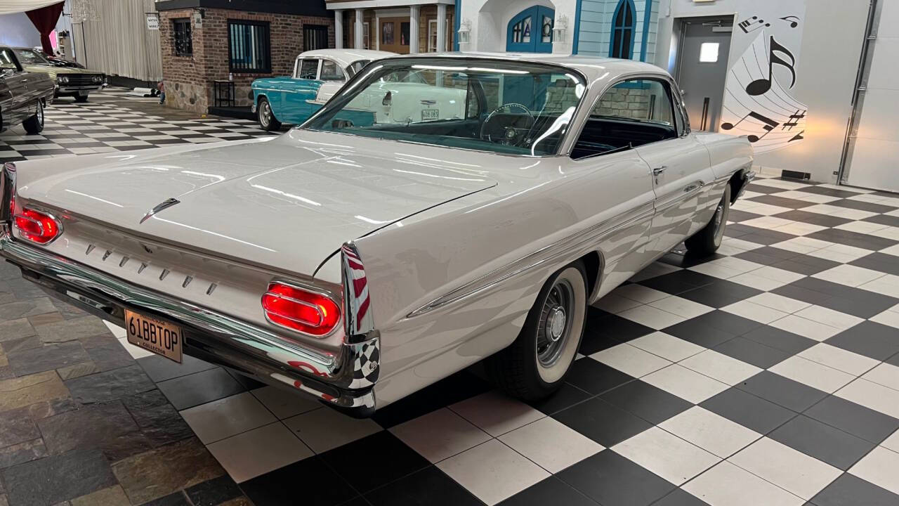 1961 Pontiac Ventura 9