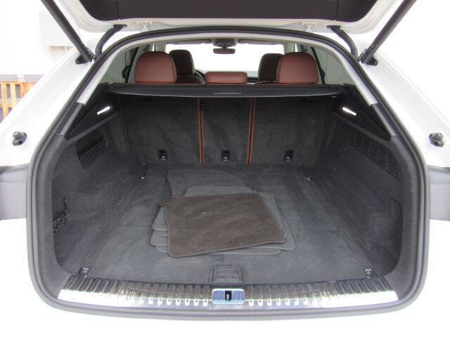 2022 Audi Q8 quattro Premium 55 TFSI