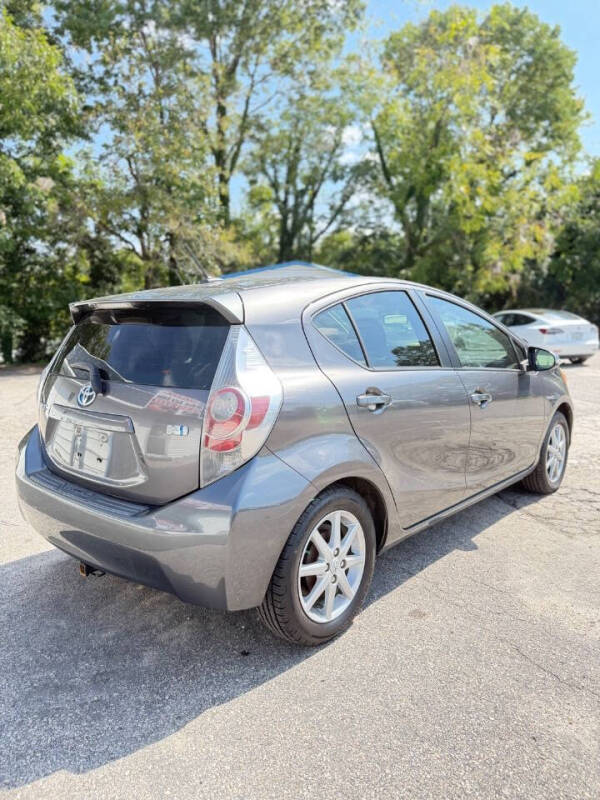 2014 Toyota Prius c Two