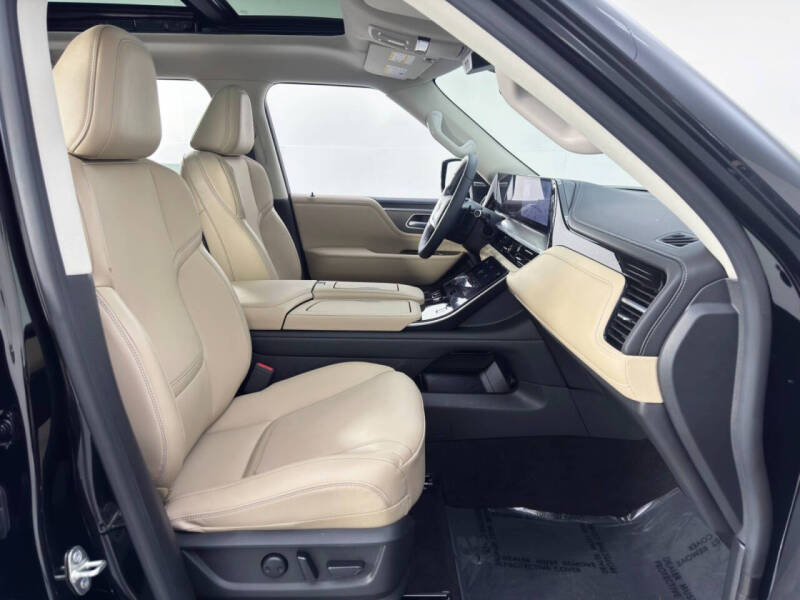 2025 Infiniti QX80 Pure