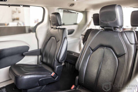 2022 Chrysler Pacifica Touring L
