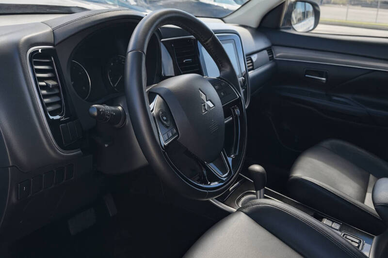 2020 Mitsubishi Outlander SEL