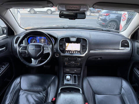 2016 Chrysler 300 Limited