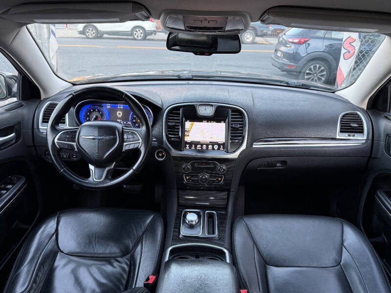 2016 Chrysler 300 Limited