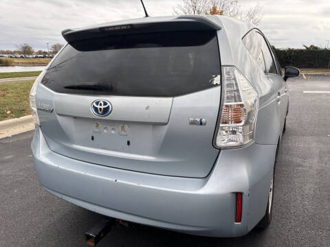2014 Toyota Prius v Two