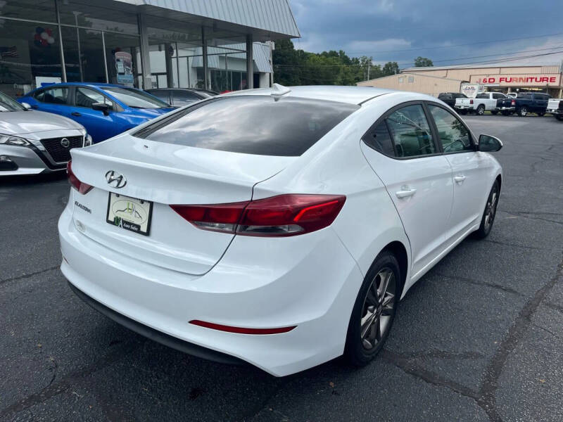 2018 Hyundai Elantra
