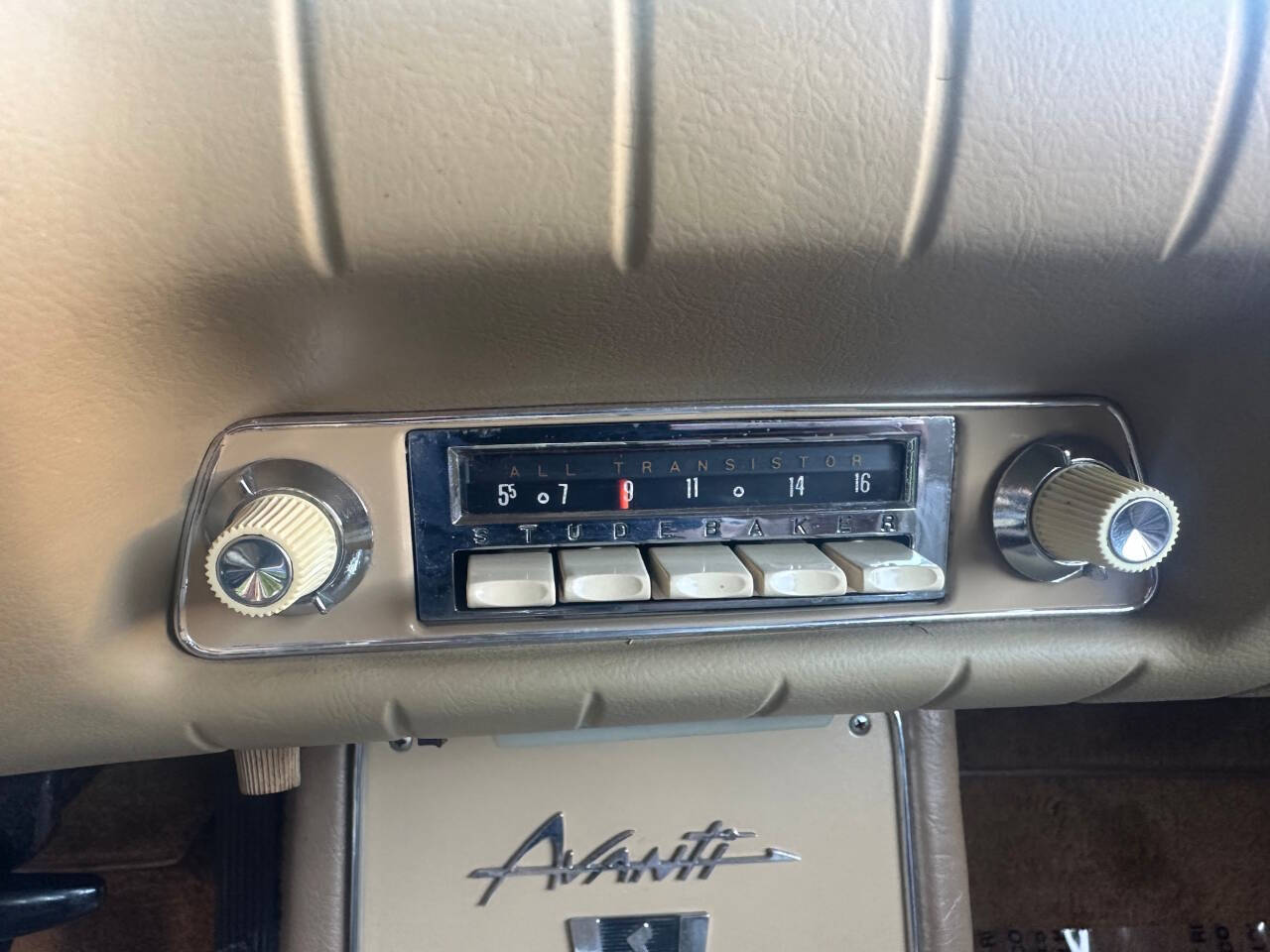 1963 Studebaker Avanti 35