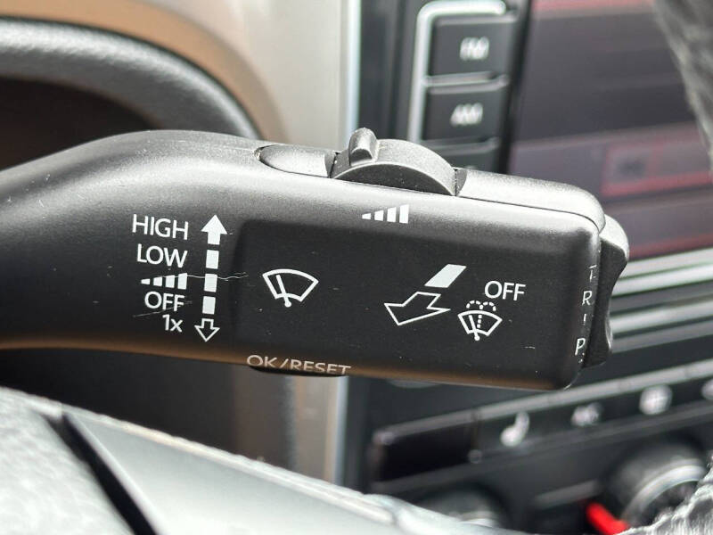 2015 Volkswagen Passat 1.8T Limited Edition